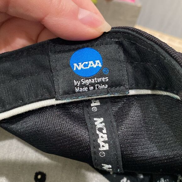 NCAA Oregon Ducks Cap Hat Adjustable Unisex Black Gold Green - Picture 15 of 16